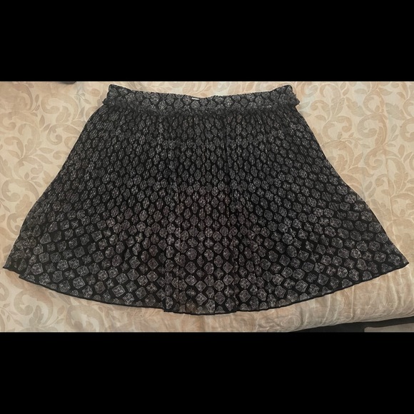 Adorable Ecote Mini Skirt - Picture 1 of 2